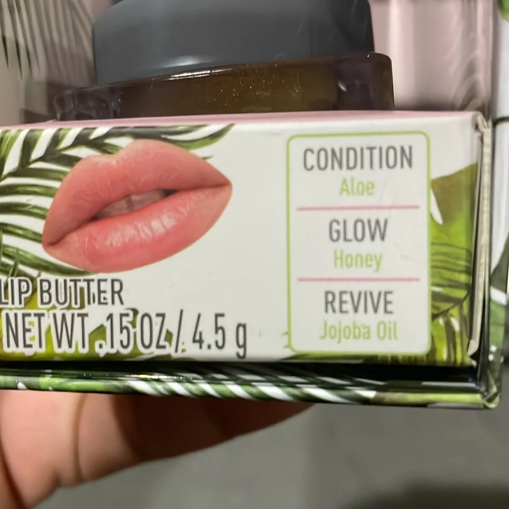 Lique Lip Gloss, Butter, and Balm Set